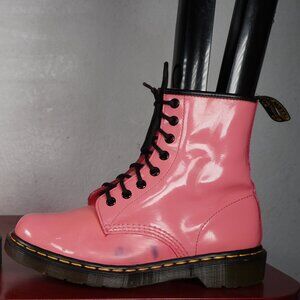 Women's Dr. Doc Marten 1460 W Pink Patent Leather 8 Eyelet Fashion Ankle Boots 7